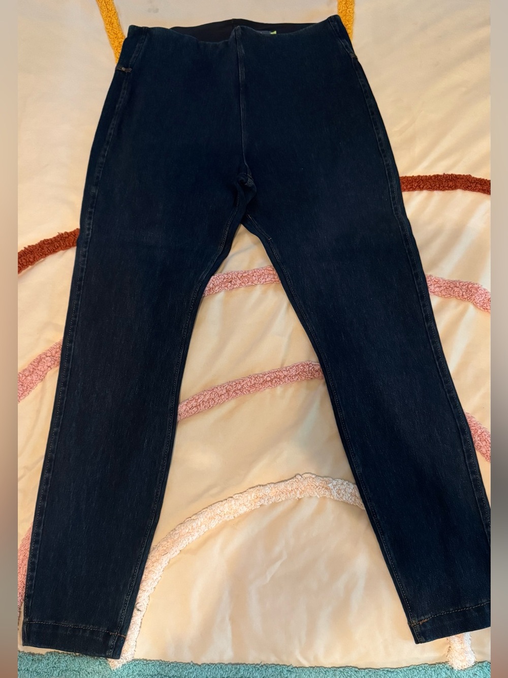 Lysse Women’s pull on Shaping Skinny Jeans in Dark Blue Wash
